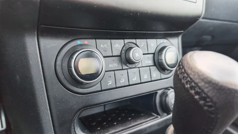 Nissan Qashqai 1.5dci n-tec, снимка 13 - Автомобили и джипове - 52442677