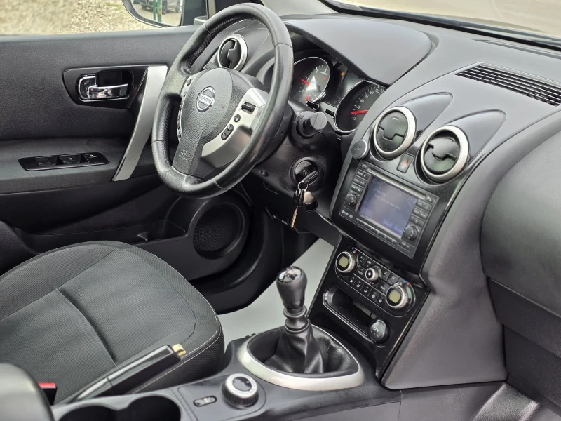 Nissan Qashqai 2.0 dci 150 k.c. 4X4 ПАНОРАМА, снимка 16 - Автомобили и джипове - 52877661