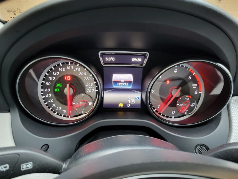 Mercedes-Benz GLA 200 d 4Matic SUV, снимка 15 - Автомобили и джипове - 53243126