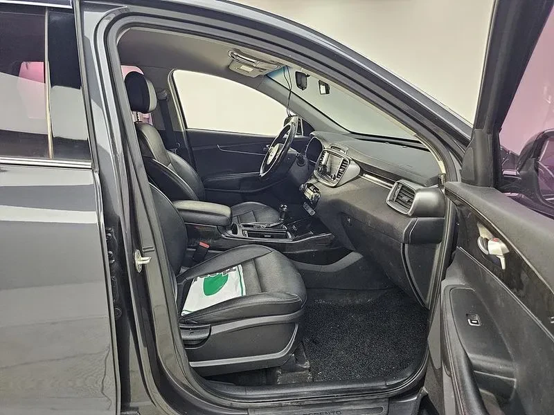 Kia Sorento 2.0 2WD LUXURY, снимка 11 - Автомобили и джипове - 56305546