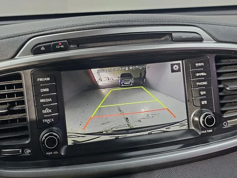 Kia Sorento 2.0 2WD LUXURY, снимка 15 - Автомобили и джипове - 56305546