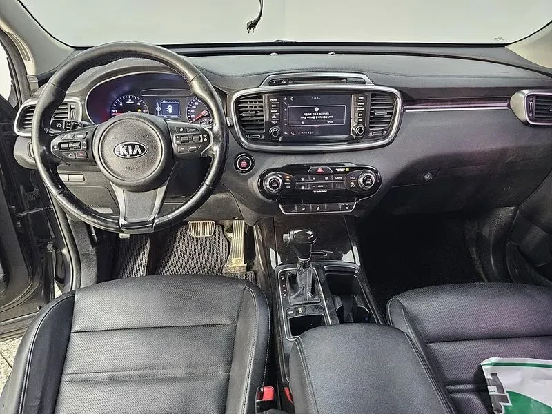 Kia Sorento 2.0 2WD LUXURY, снимка 5 - Автомобили и джипове - 56305546