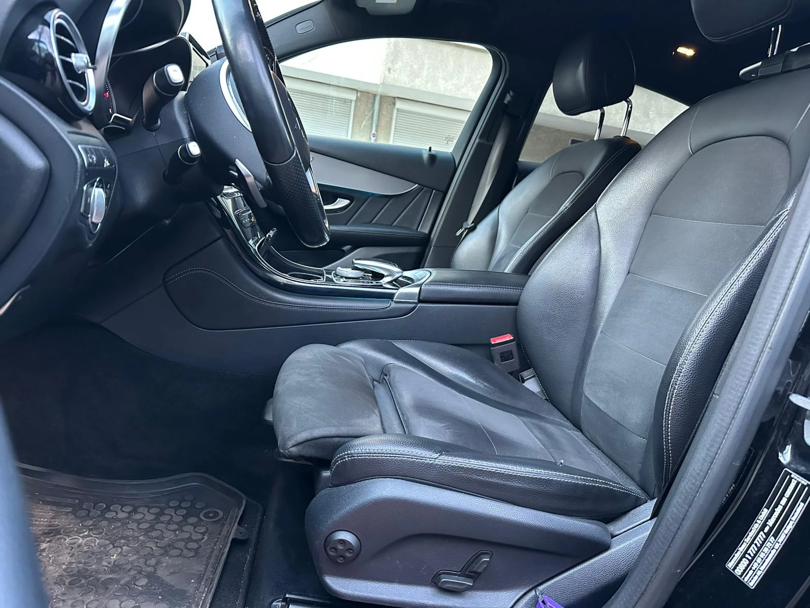 Mercedes-Benz GLC 250 d 4MATIC AMG Line - изображение 8