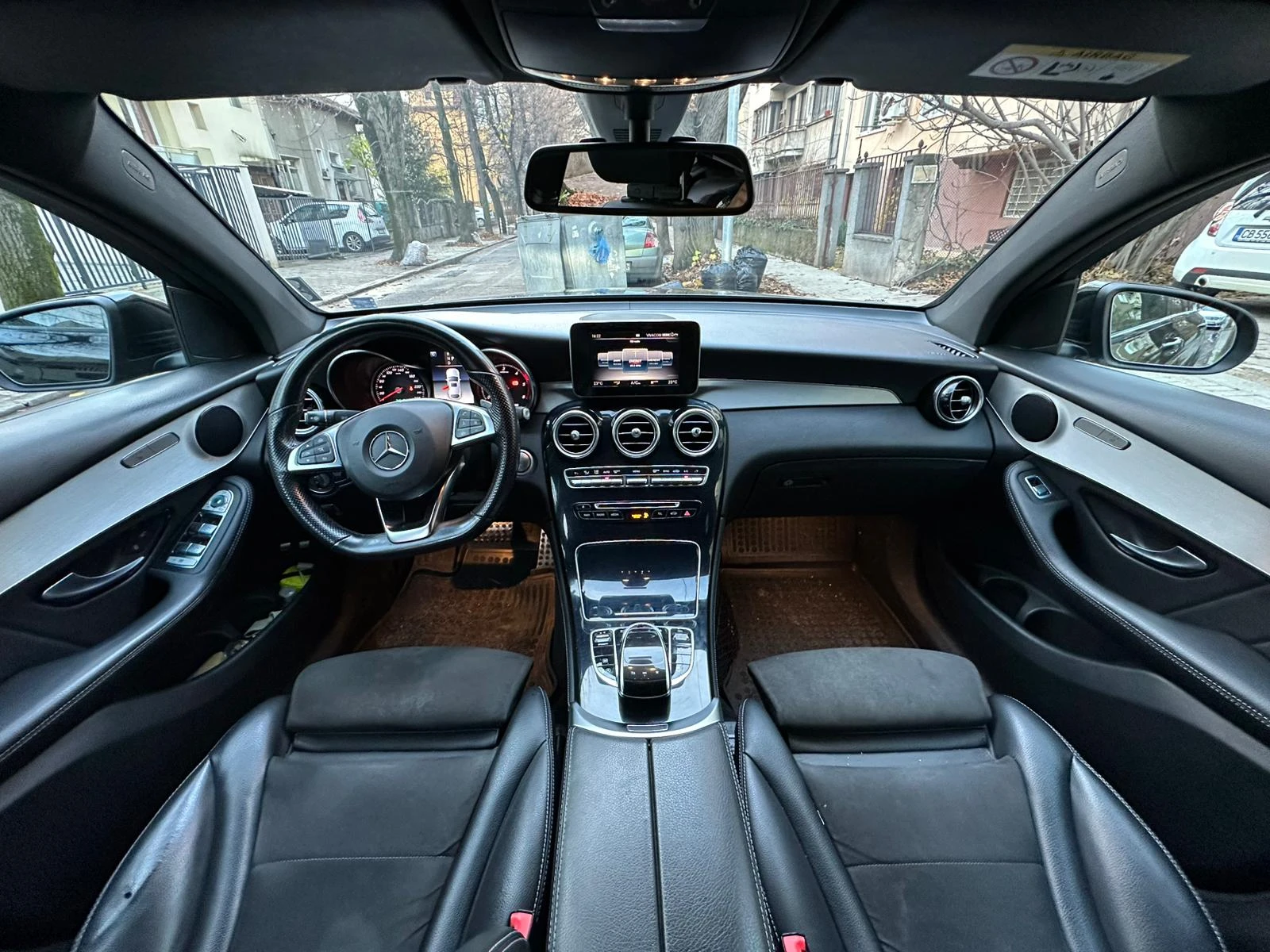 Mercedes-Benz GLC 250 d 4MATIC AMG Line - изображение 10