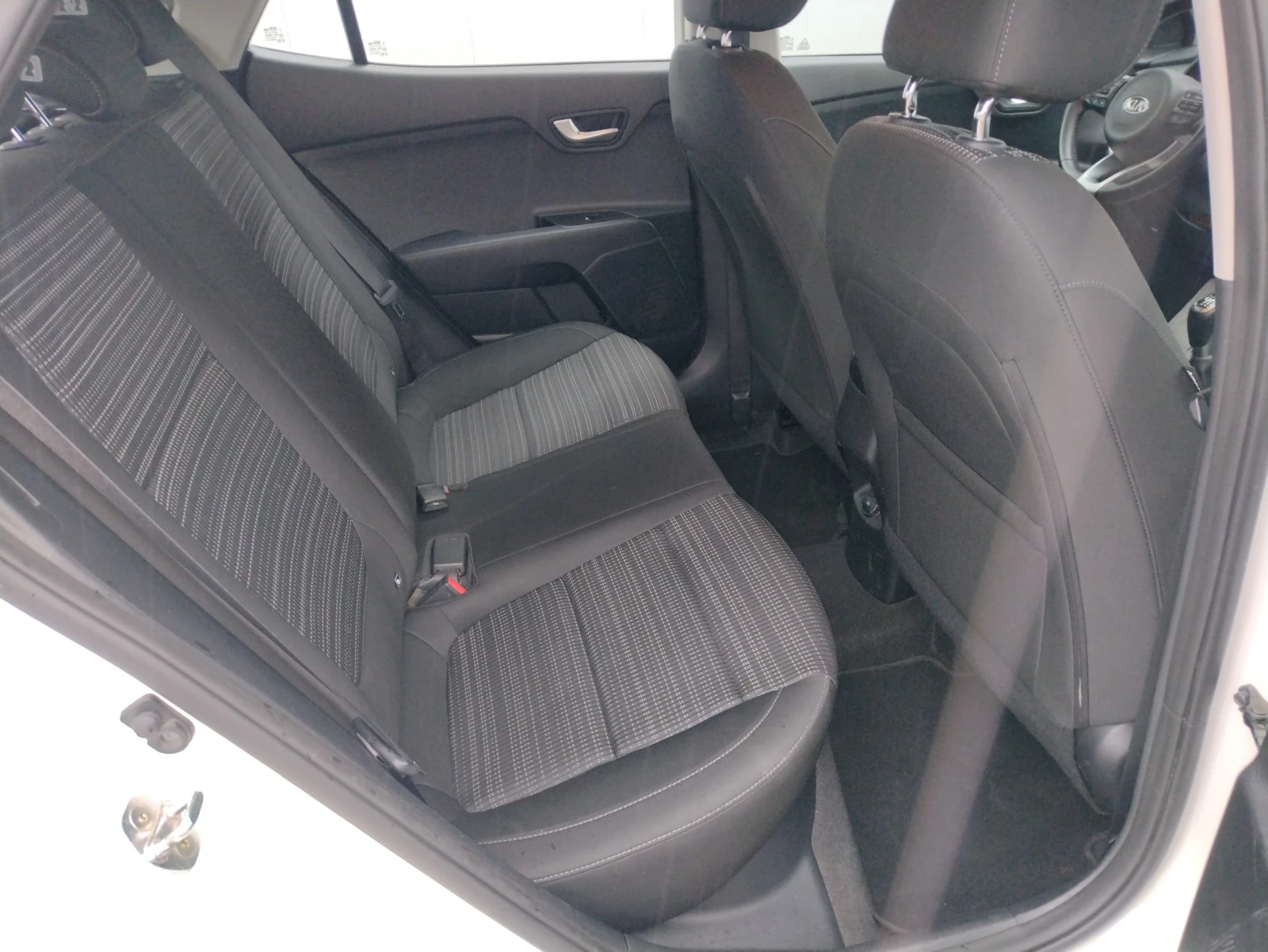 Kia Stonic 1.4 I* GPL* 100 к.с.* Камера* EURO 6D*  - изображение 10