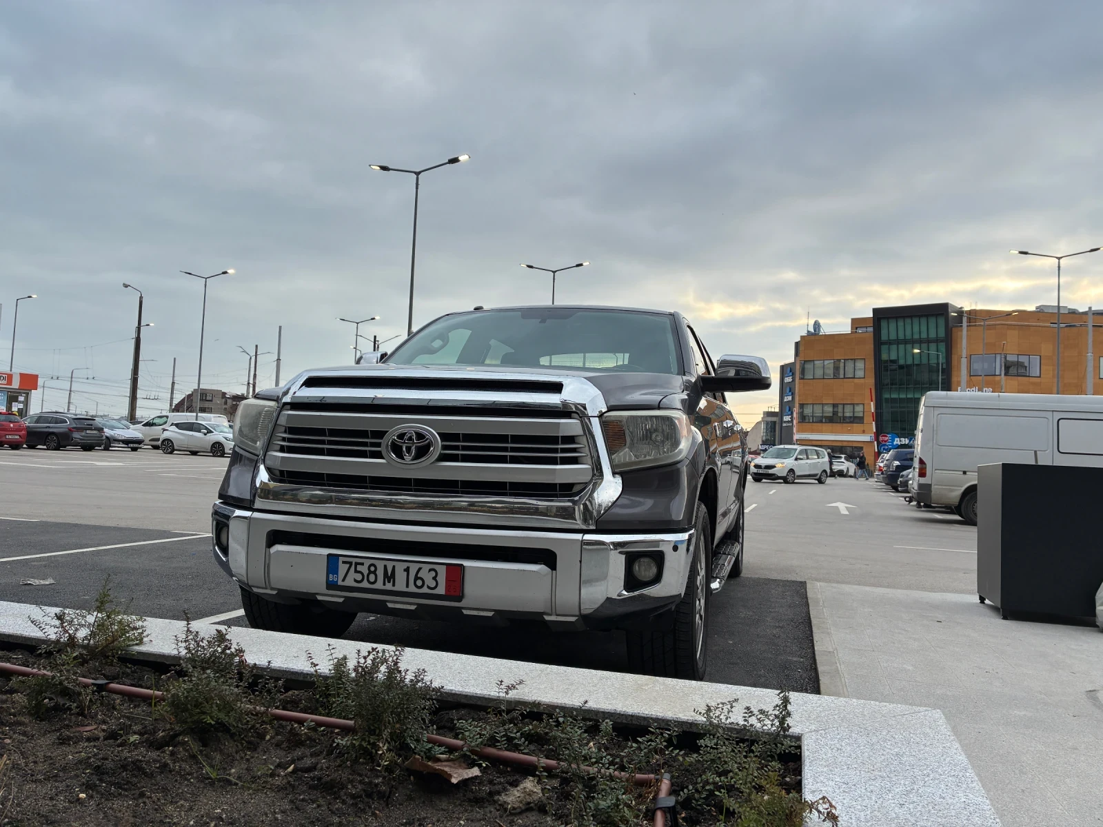 Toyota Tundra 1794 Limited Edition 5.7 V8 - изображение 6