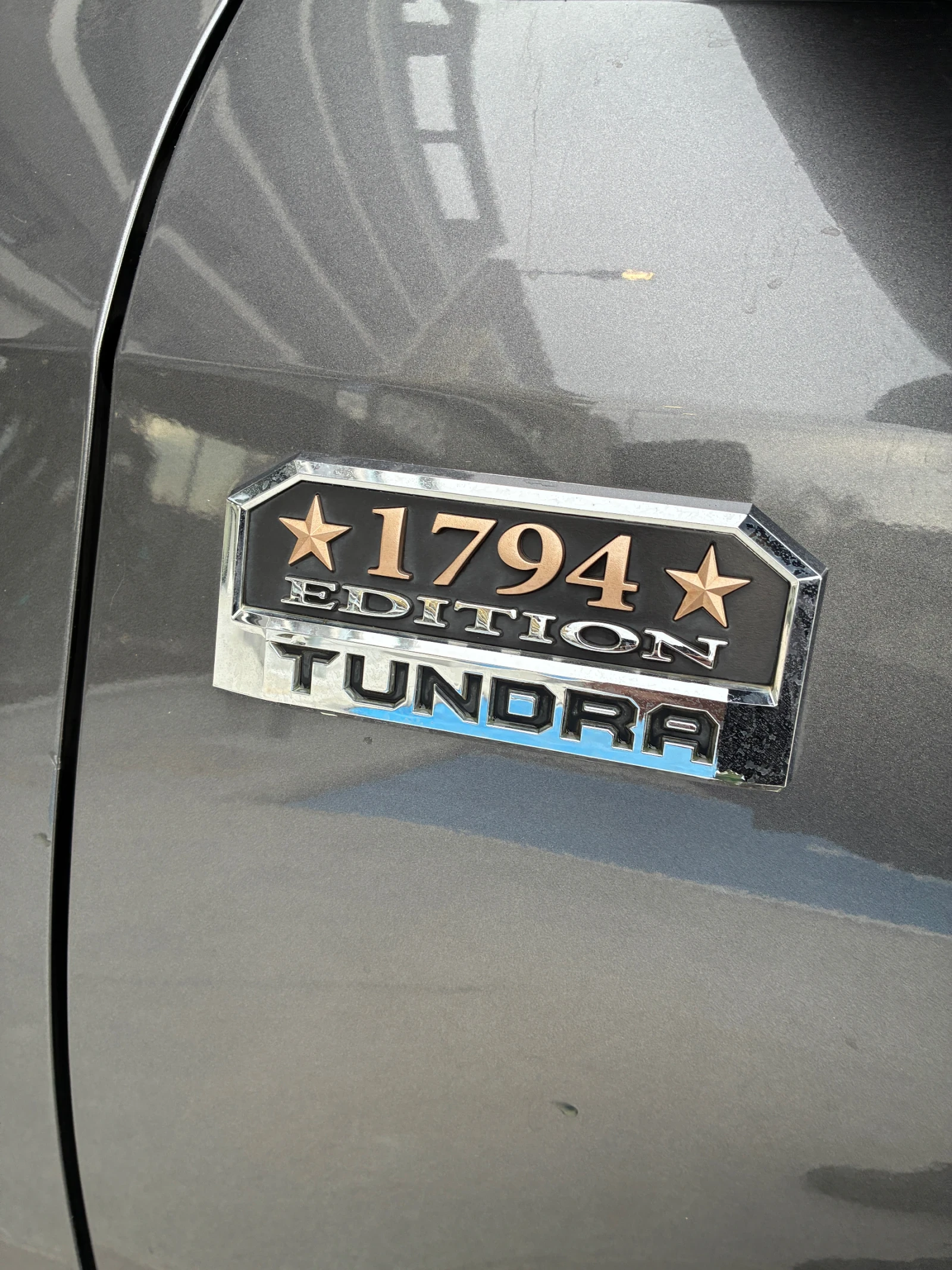 Toyota Tundra 1794 Limited Edition 5.7 V8 - изображение 4