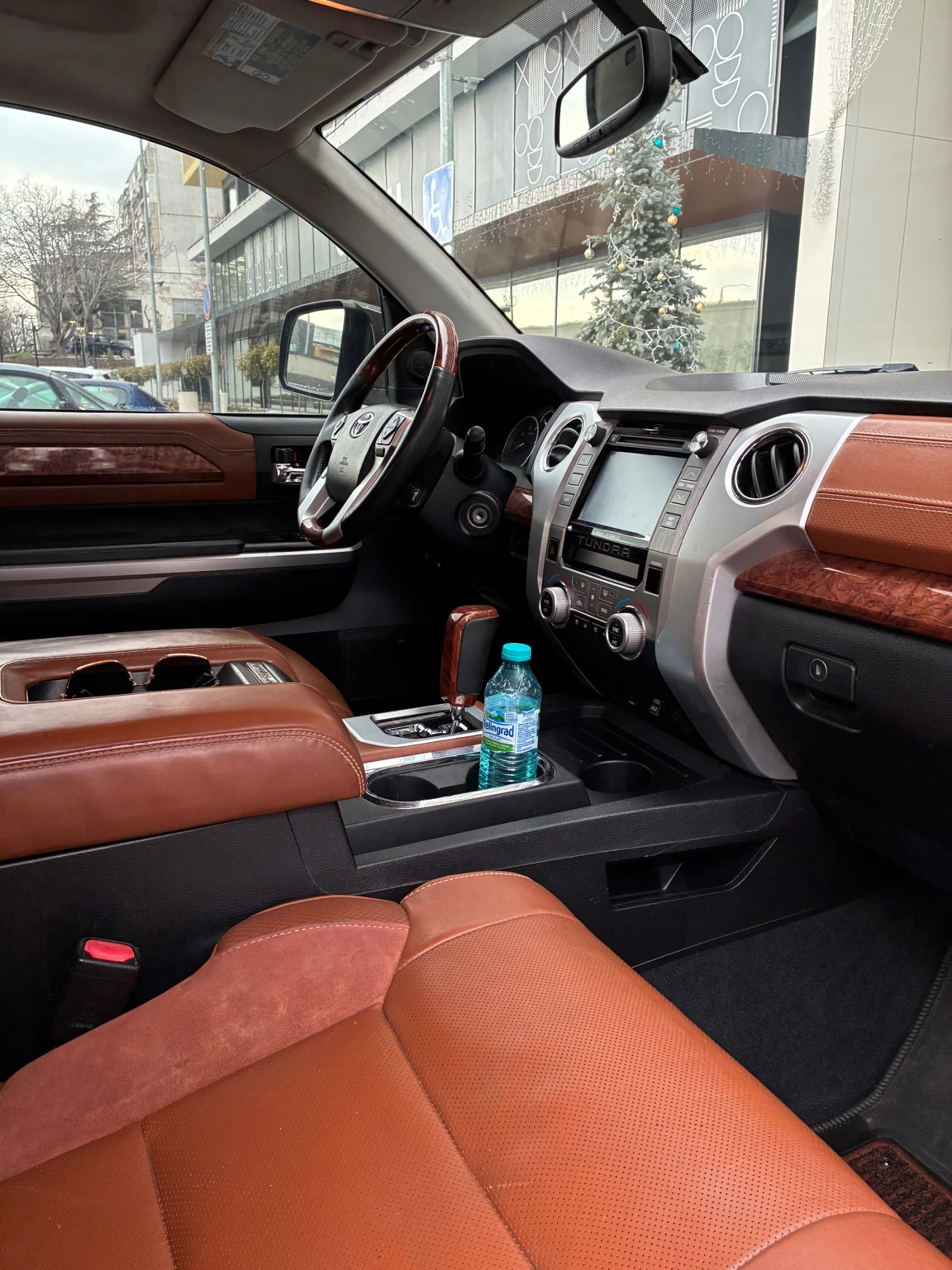 Toyota Tundra 1794 Limited Edition 5.7 V8 - изображение 10