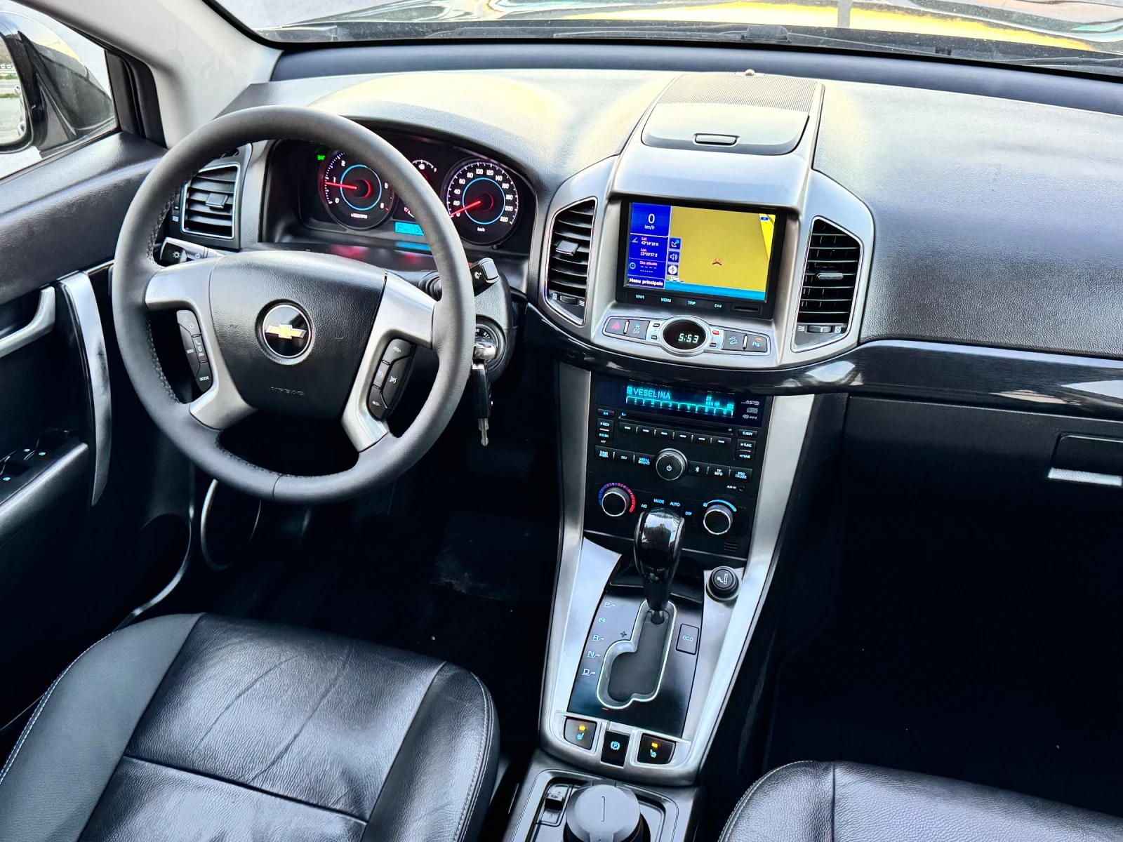 Chevrolet Captiva 2.2VCDI 4x4 6+ 1 АВТОМАТ, снимка 11 - Автомобили и джипове - 54127986