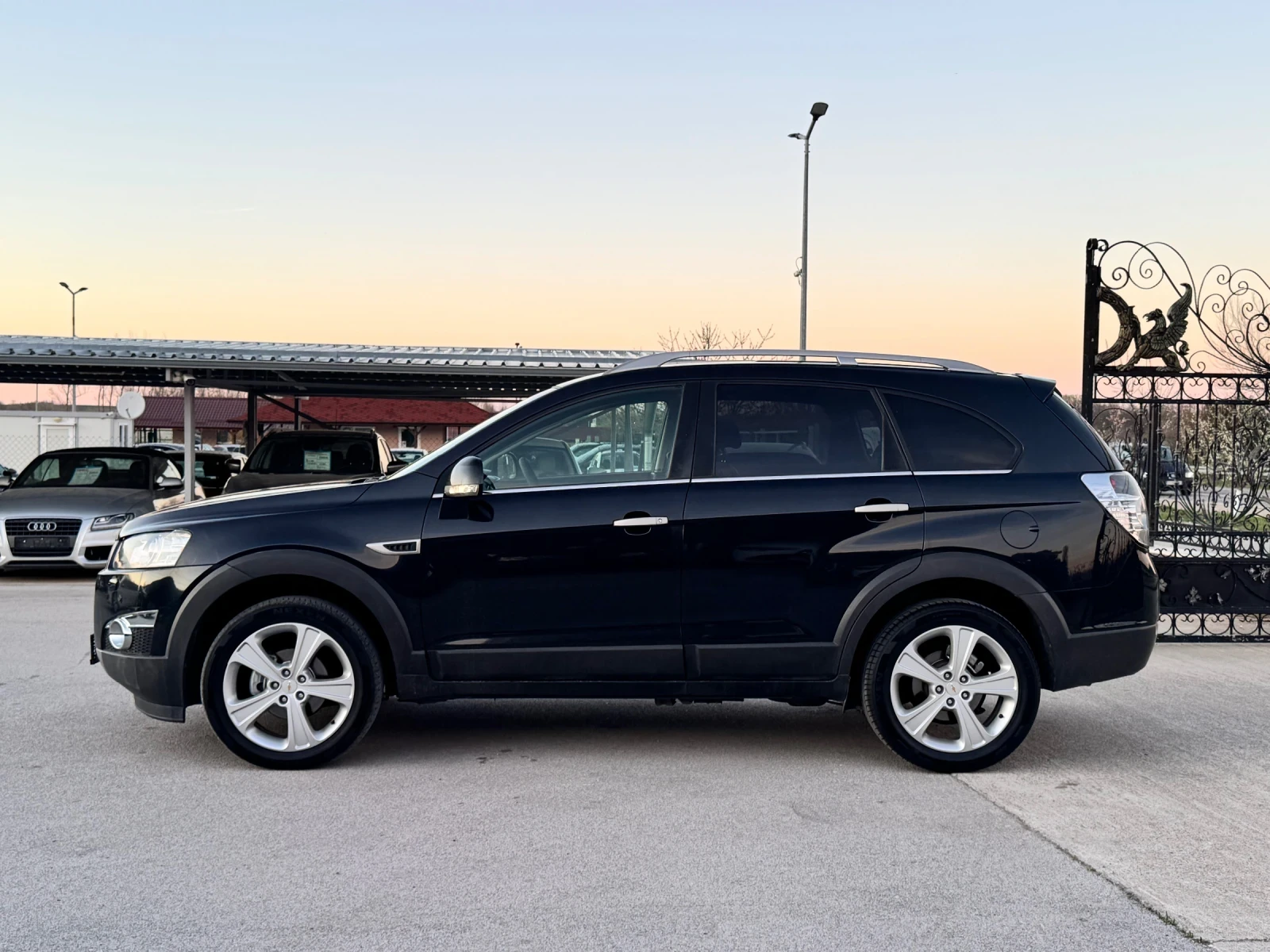 Chevrolet Captiva 2.2VCDI 4x4 6+ 1 АВТОМАТ, снимка 2 - Автомобили и джипове - 54127986