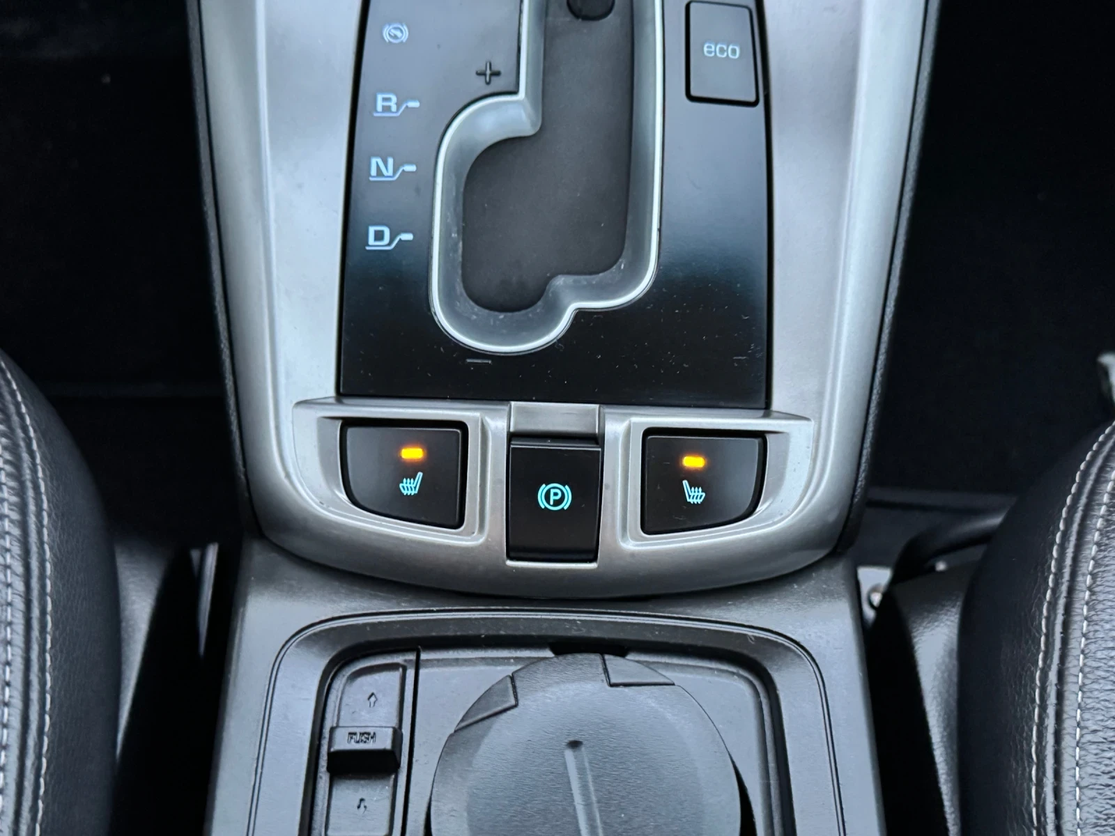 Chevrolet Captiva 2.2VCDI 4x4 6+ 1 АВТОМАТ, снимка 13 - Автомобили и джипове - 54127986