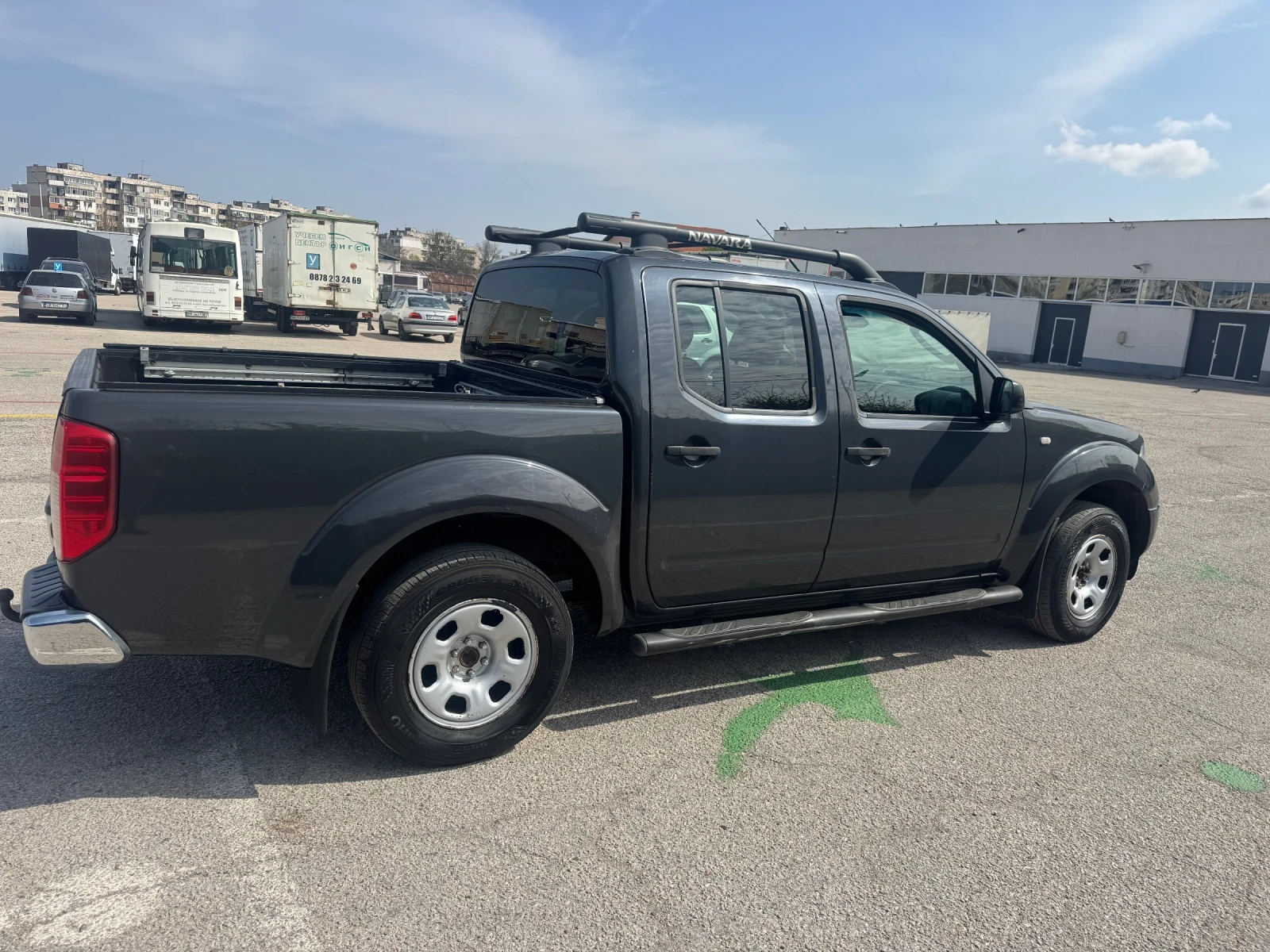 Nissan Navara 2.5 D АВТОМАТИК, снимка 4 - Автомобили и джипове - 54215867