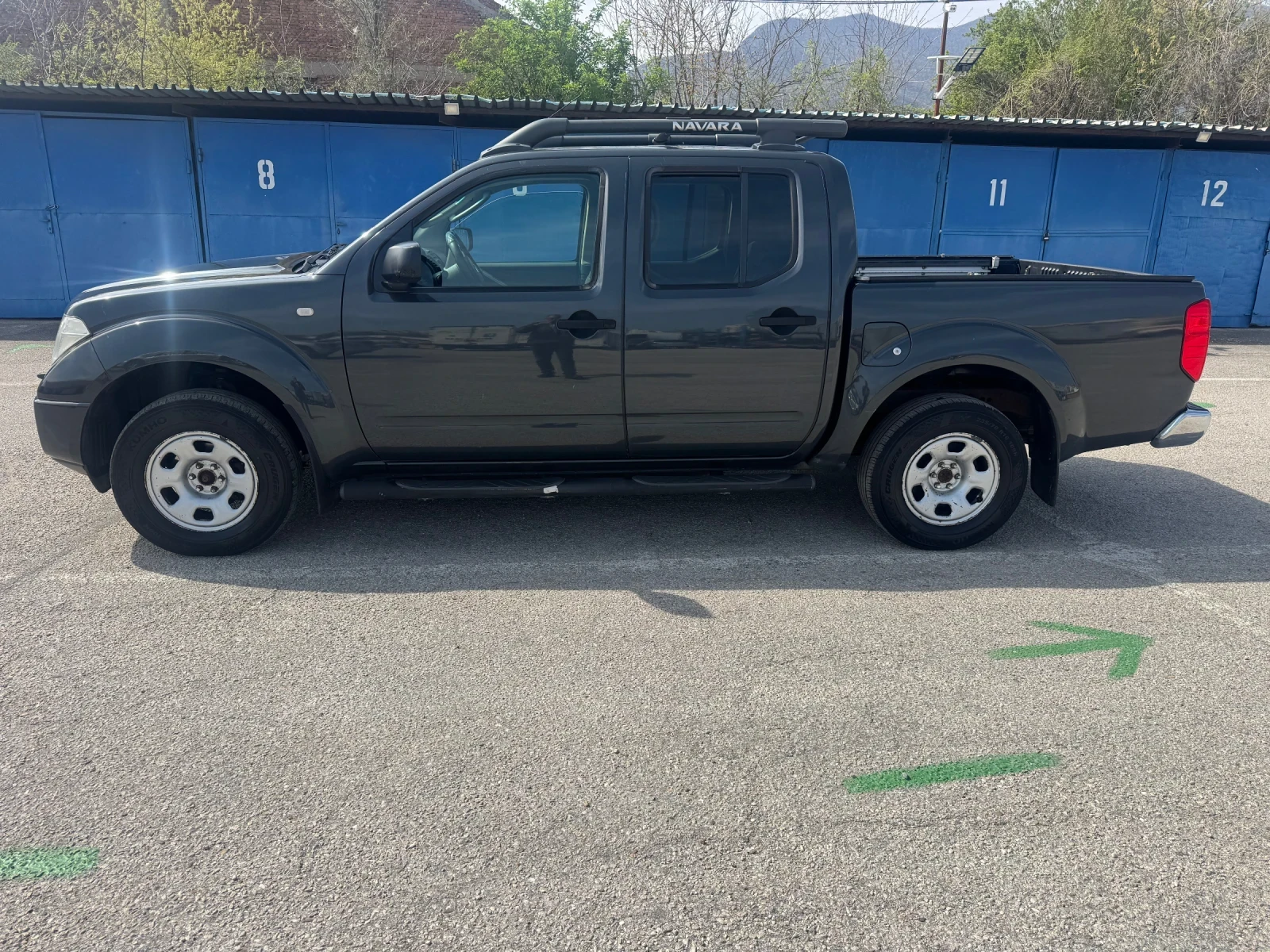 Nissan Navara 2.5 D АВТОМАТИК, снимка 2 - Автомобили и джипове - 54215867