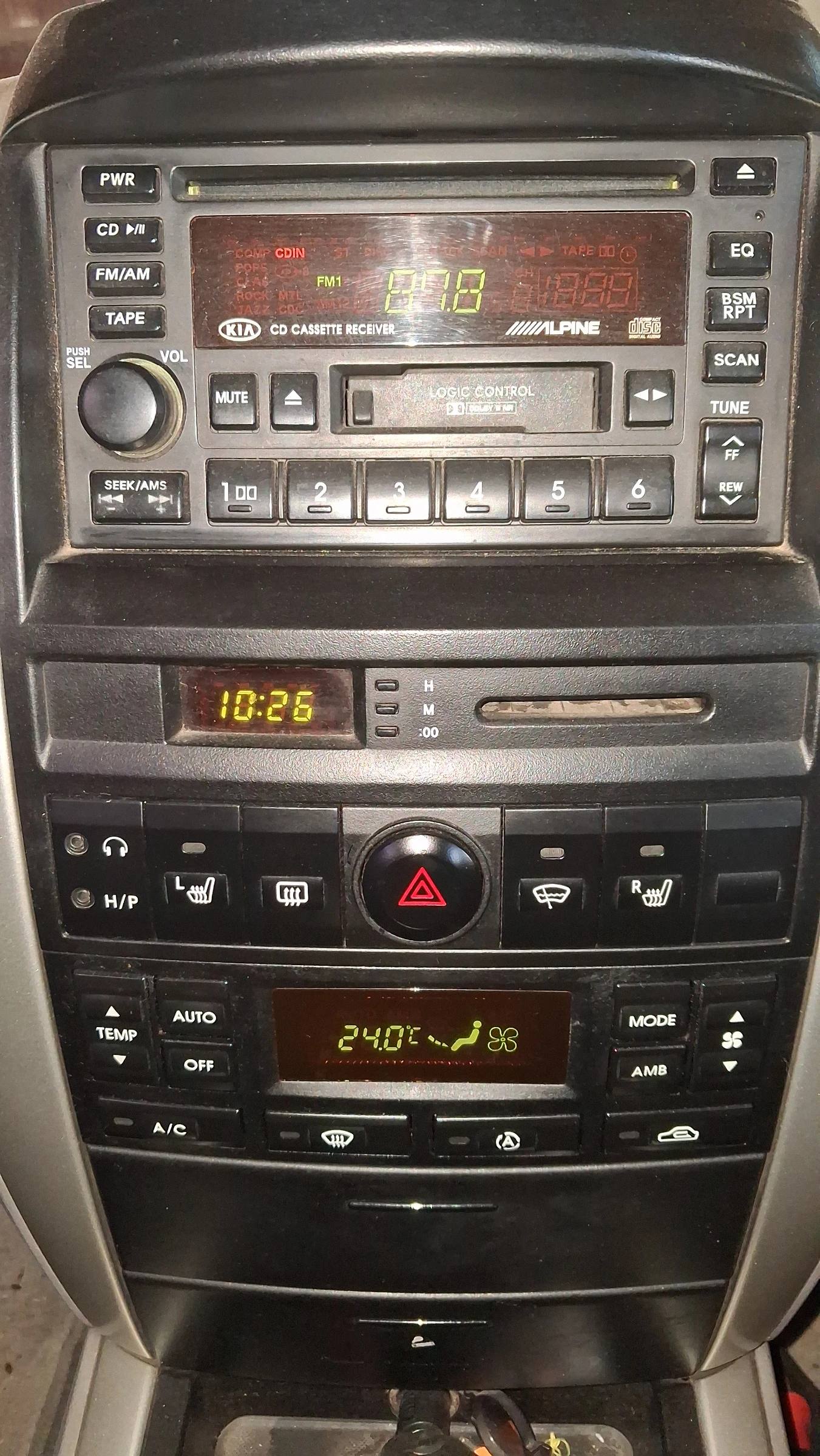 Kia Sorento, снимка 9 - Автомобили и джипове - 55816923