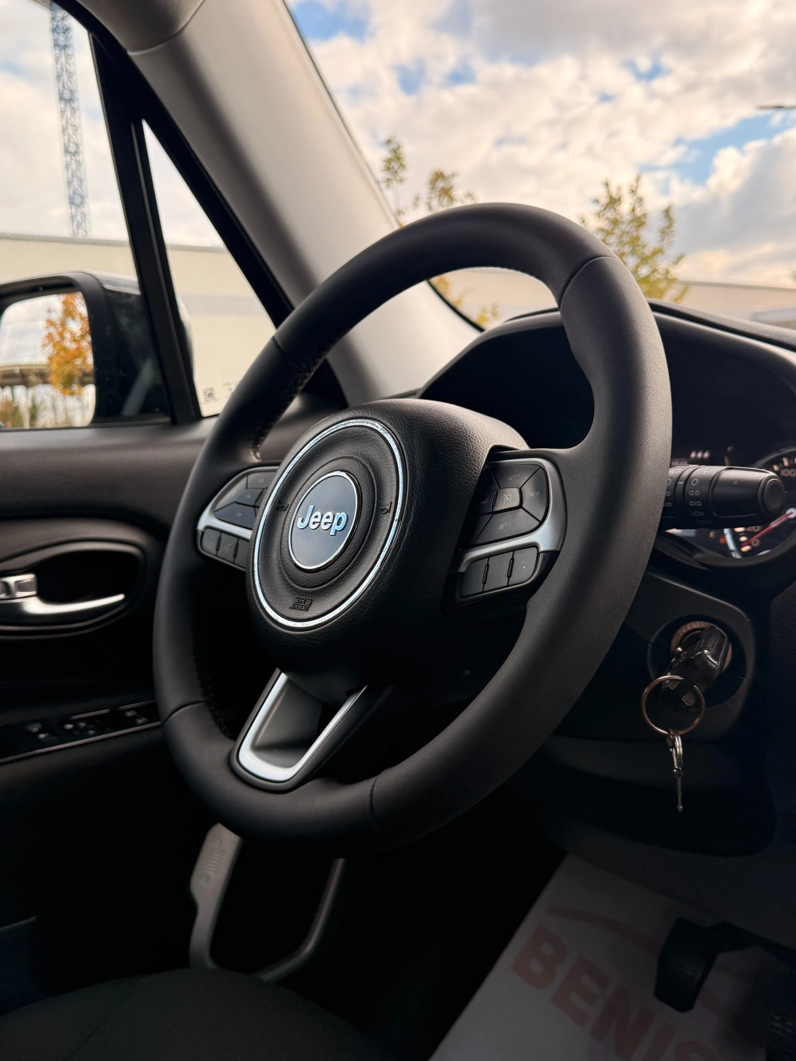 Jeep Renegade 1.6i* МЕТАН* , снимка 14 - Автомобили и джипове - 56706289