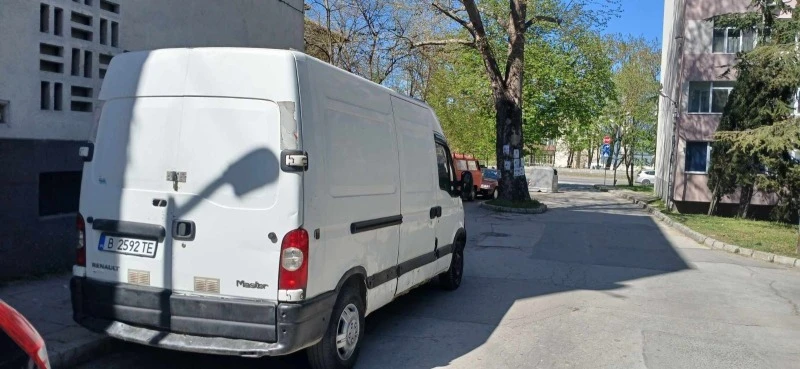 Renault Master 2.5D, снимка 9 - Бусове и автобуси - 47524351