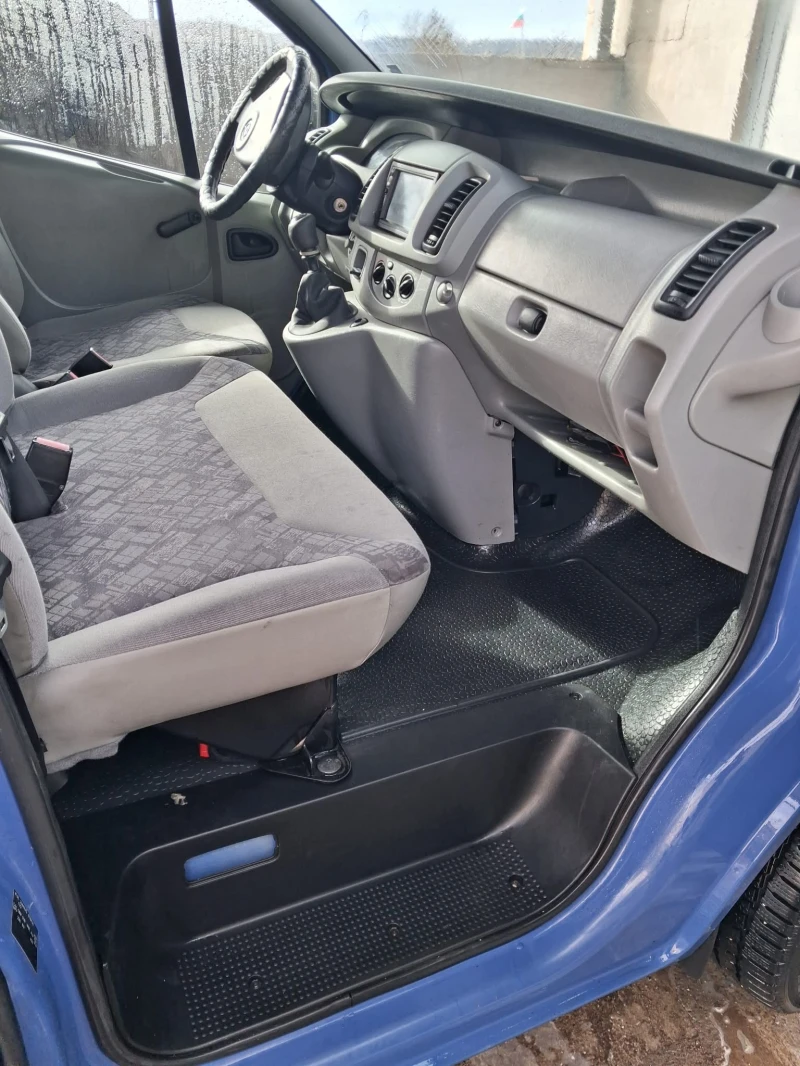 Opel Vivaro, снимка 10 - Бусове и автобуси - 53287184