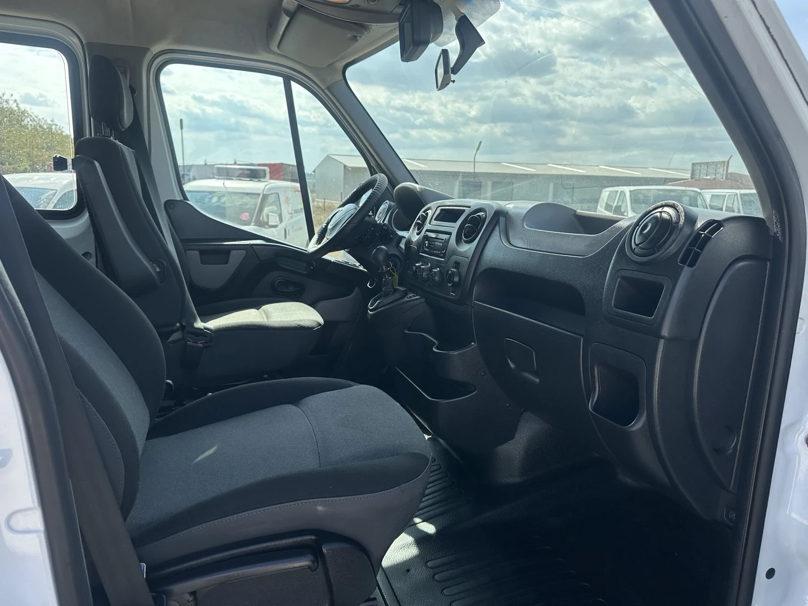 Renault Master  | Mobile.bg   12