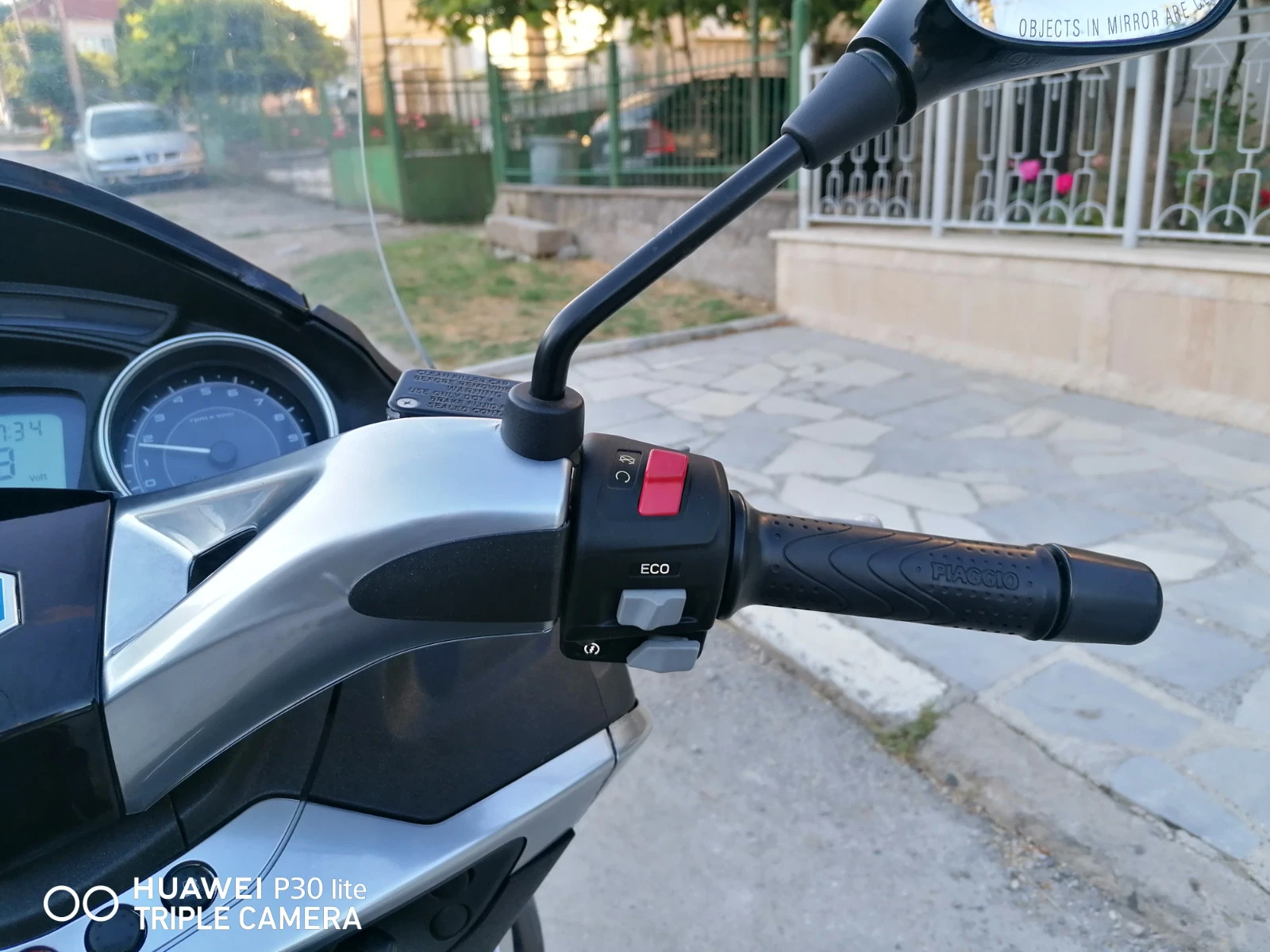 Piaggio X10 350 ie - изображение 10