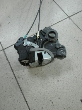 брава предна дясна за Тойота Рав-4 2.2д