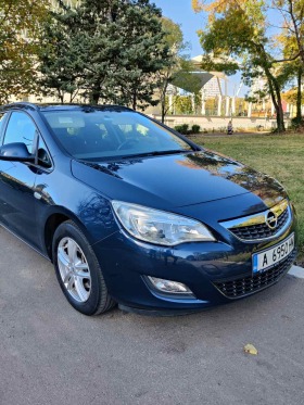 Opel Astra, снимка 1 - Автомобили и джипове - 42893670