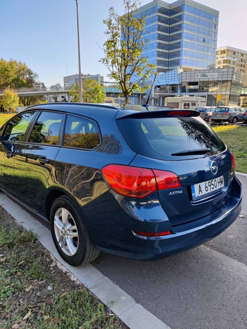 Opel Astra, снимка 4 - Автомобили и джипове - 42893670