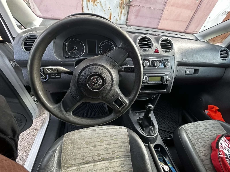 VW Caddy, снимка 10 - Автомобили и джипове - 48530607