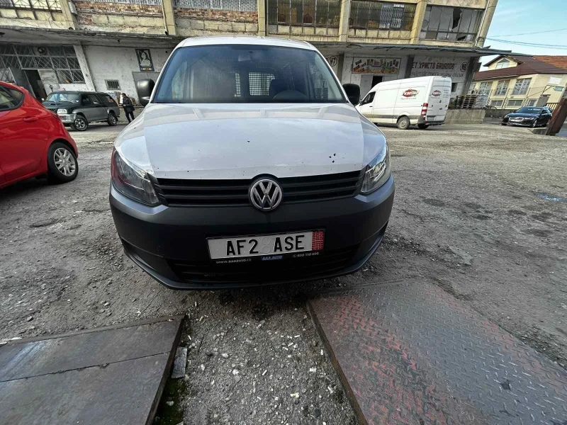 VW Caddy, снимка 5 - Автомобили и джипове - 48530607