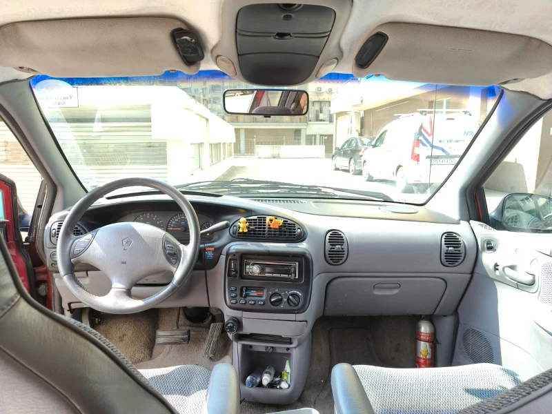 Chrysler Voyager, снимка 8 - Автомобили и джипове - 52272837