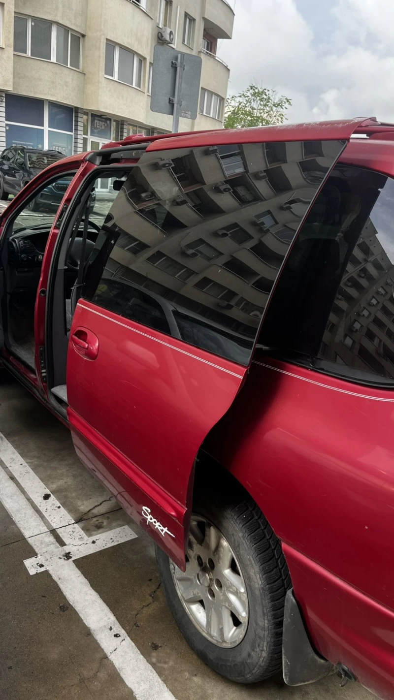 Chrysler Voyager, снимка 3 - Автомобили и джипове - 52272837