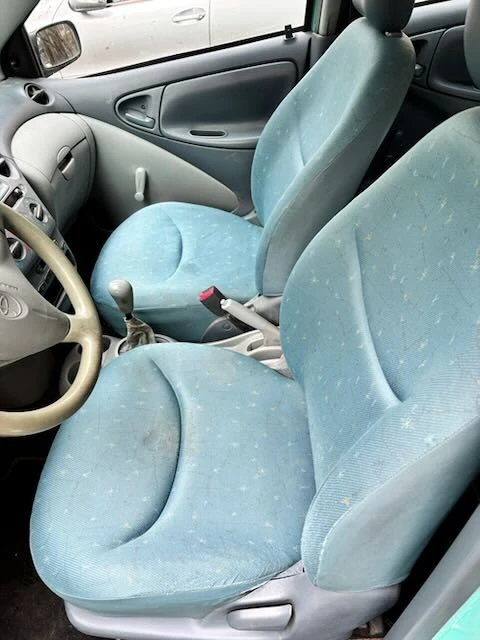 Toyota Yaris 1.0, снимка 3 - Автомобили и джипове - 53595023