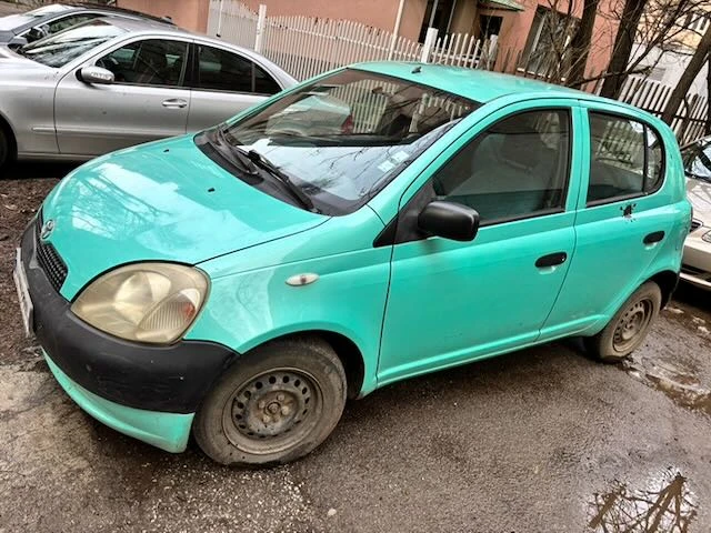 Toyota Yaris 1.0, снимка 2 - Автомобили и джипове - 53595023