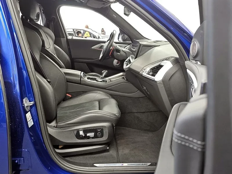 BMW XM, снимка 11 - Автомобили и джипове - 54820158