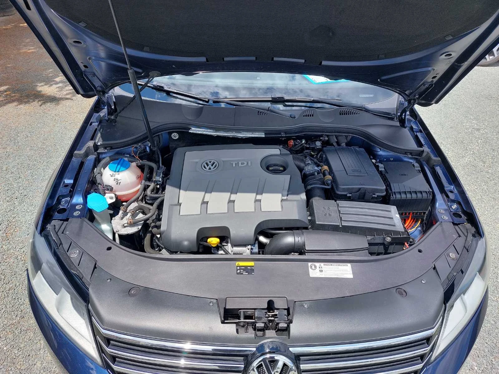 VW Passat 1.6tdi, 6ск - изображение 7