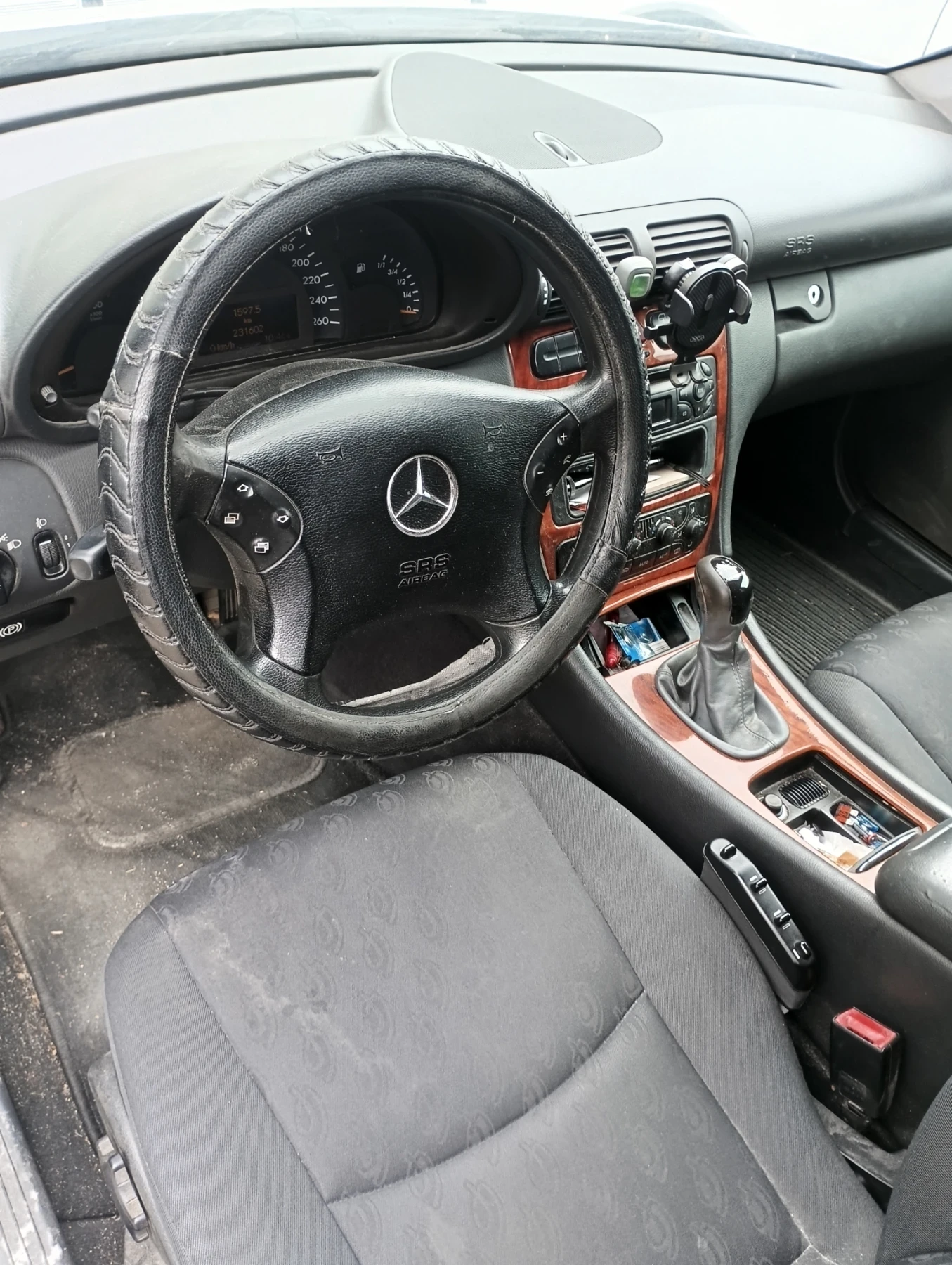 Mercedes-Benz C 200, снимка 4 - Автомобили и джипове - 53945607