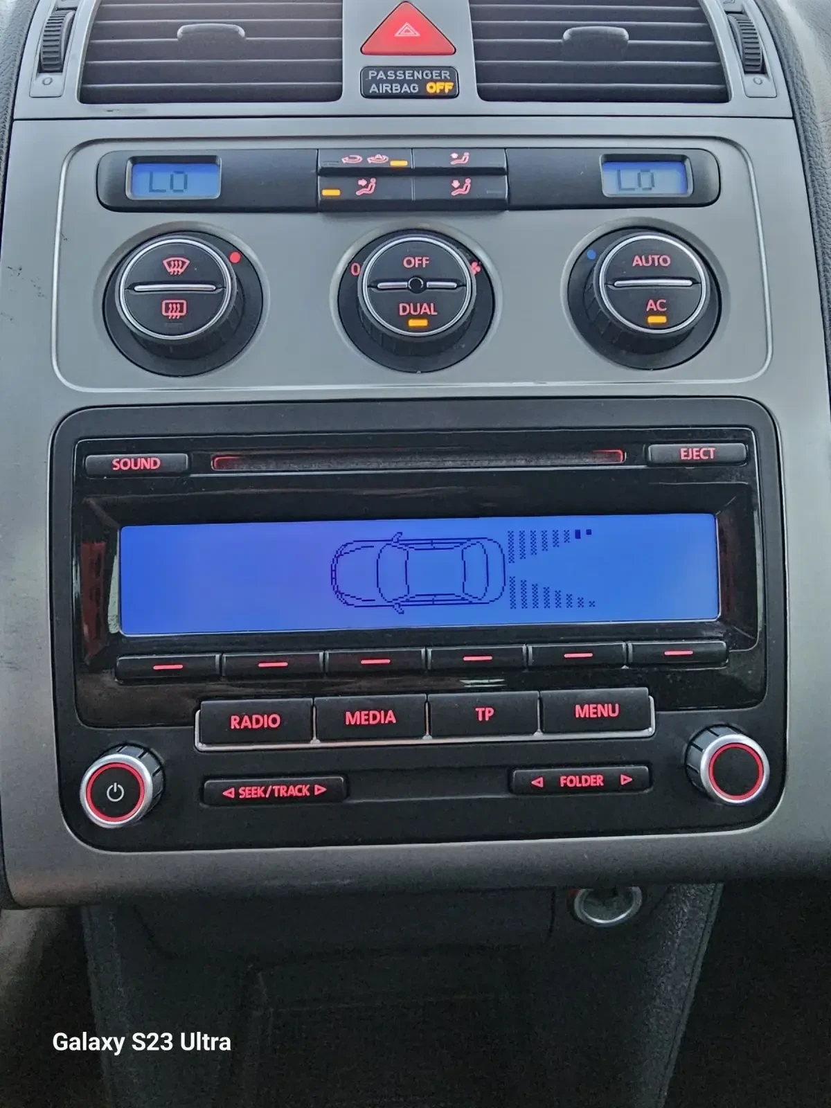 VW Touran, снимка 11 - Автомобили и джипове - 54716189