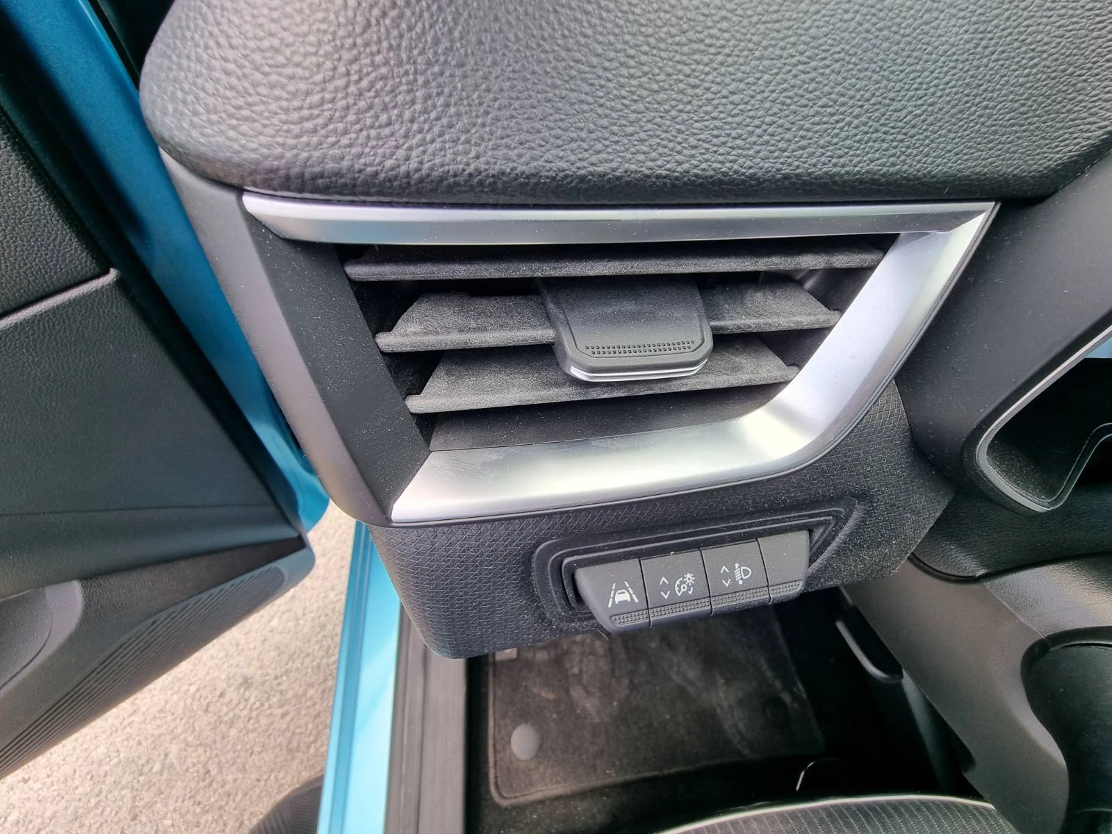 Renault Clio Tce 100 BVM5 S&S, снимка 17 - Автомобили и джипове - 54790683