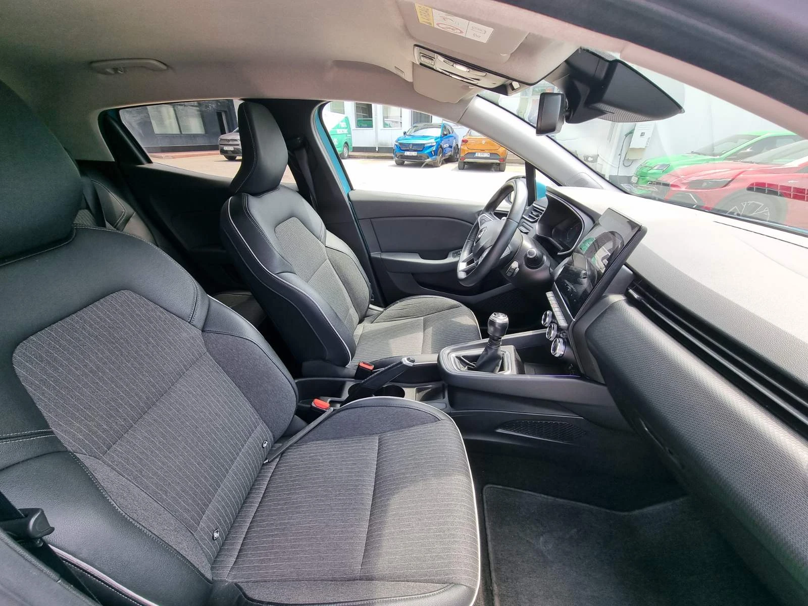Renault Clio Tce 100 BVM5 S&S, снимка 13 - Автомобили и джипове - 54790683