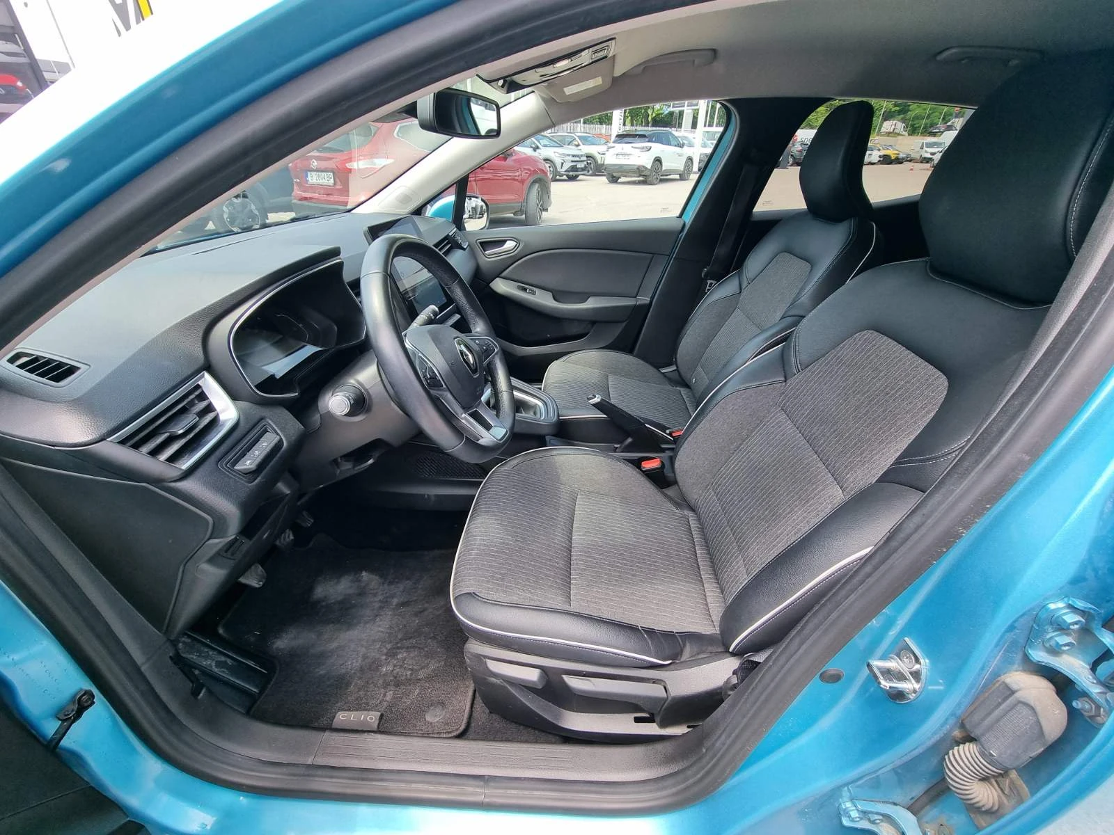 Renault Clio Tce 100 BVM5 S&S, снимка 11 - Автомобили и джипове - 54790683