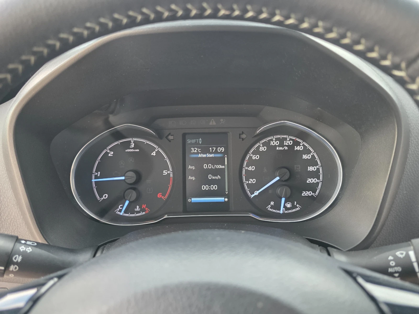 Toyota Yaris 1.4 D4D Evro 6 Navi Камера Климатроник, снимка 15 - Автомобили и джипове - 55215435