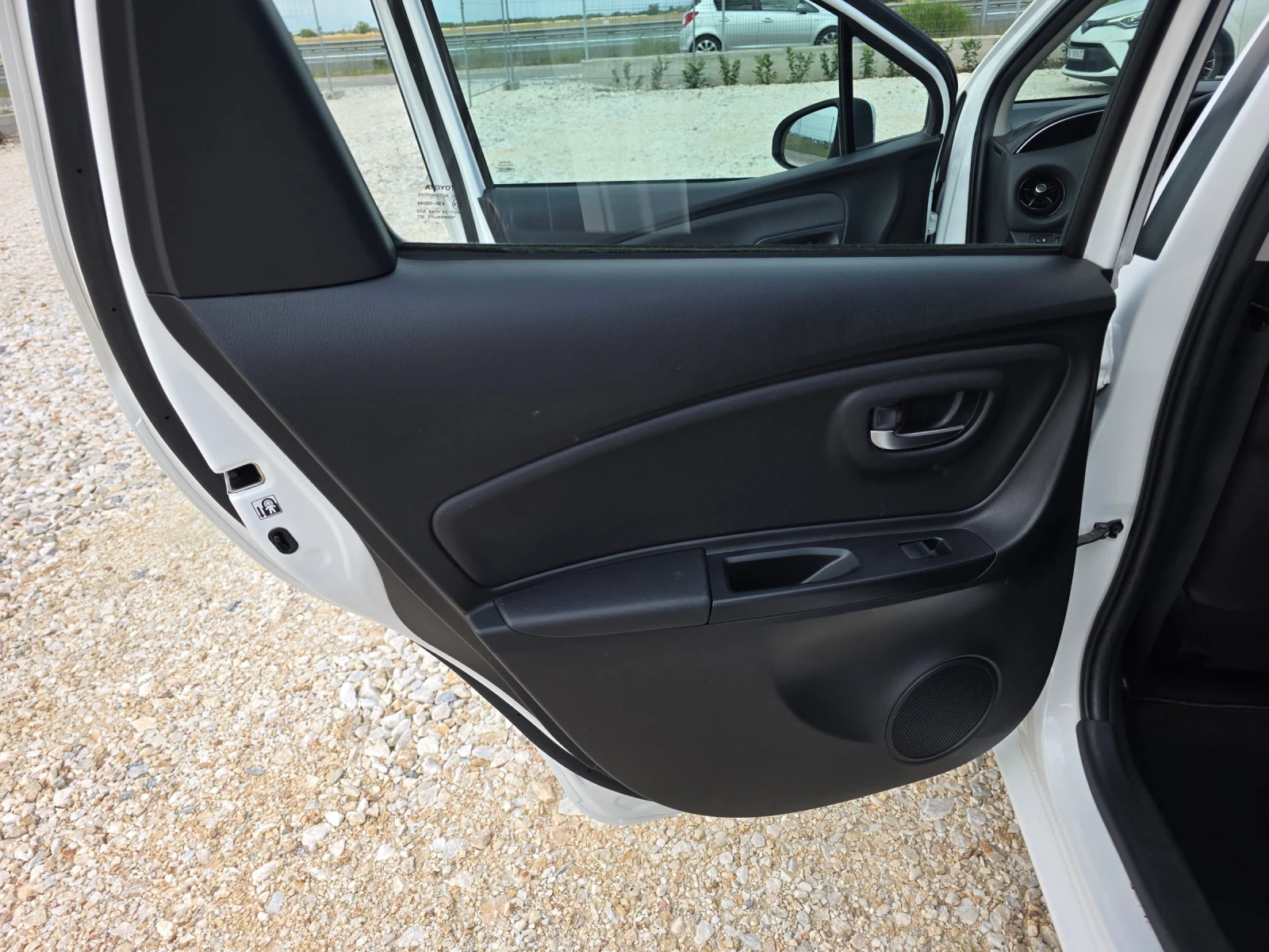 Toyota Yaris 1.4 D4D Evro 6 Navi Камера Климатроник, снимка 9 - Автомобили и джипове - 55215435