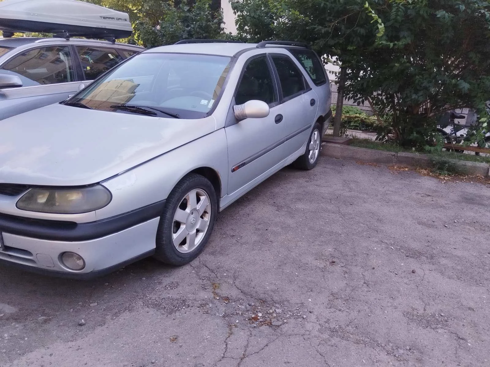Renault Laguna, снимка 3 - Автомобили и джипове - 55271361