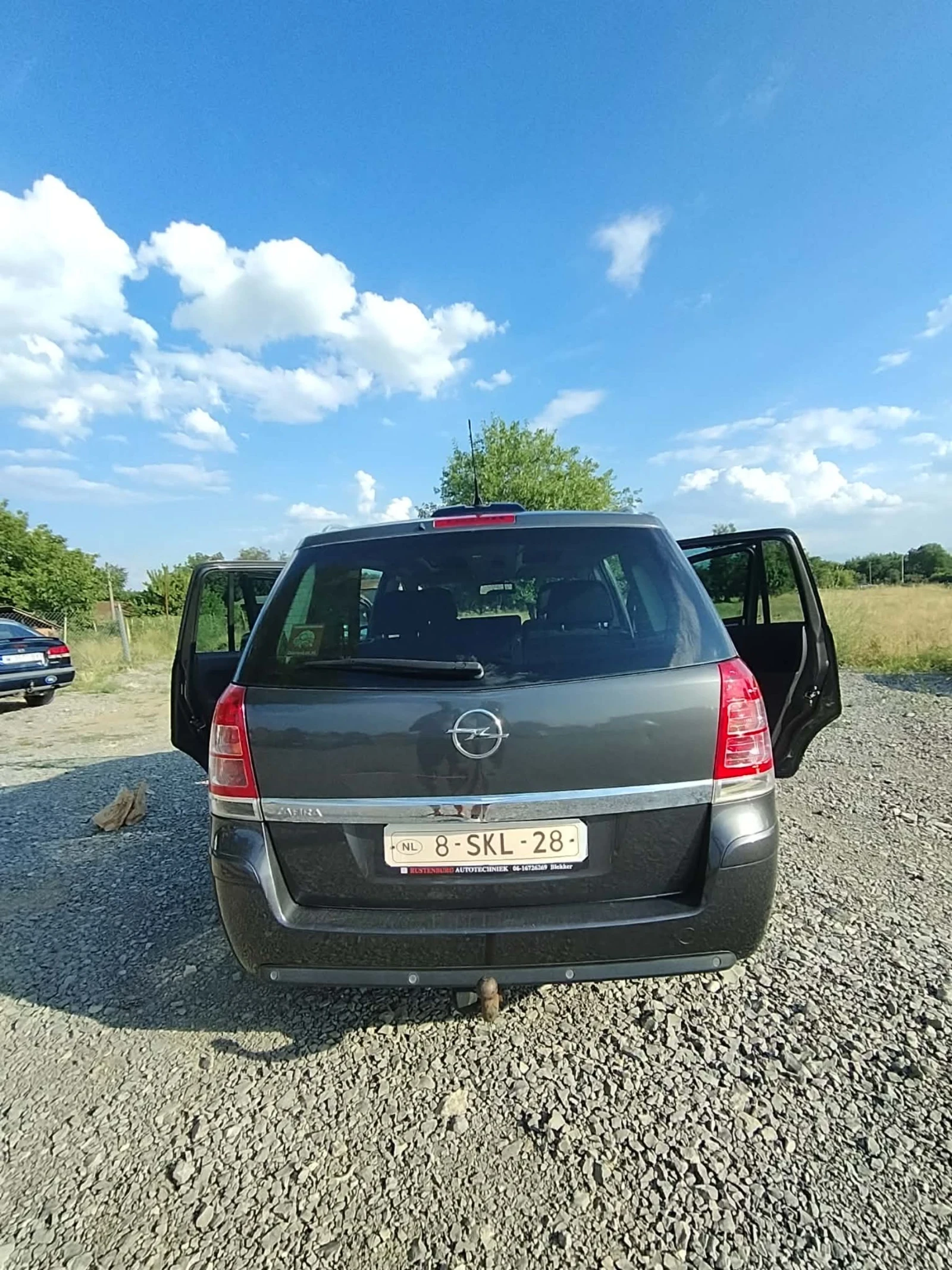 Opel Zafira, снимка 2 - Автомобили и джипове - 55331236