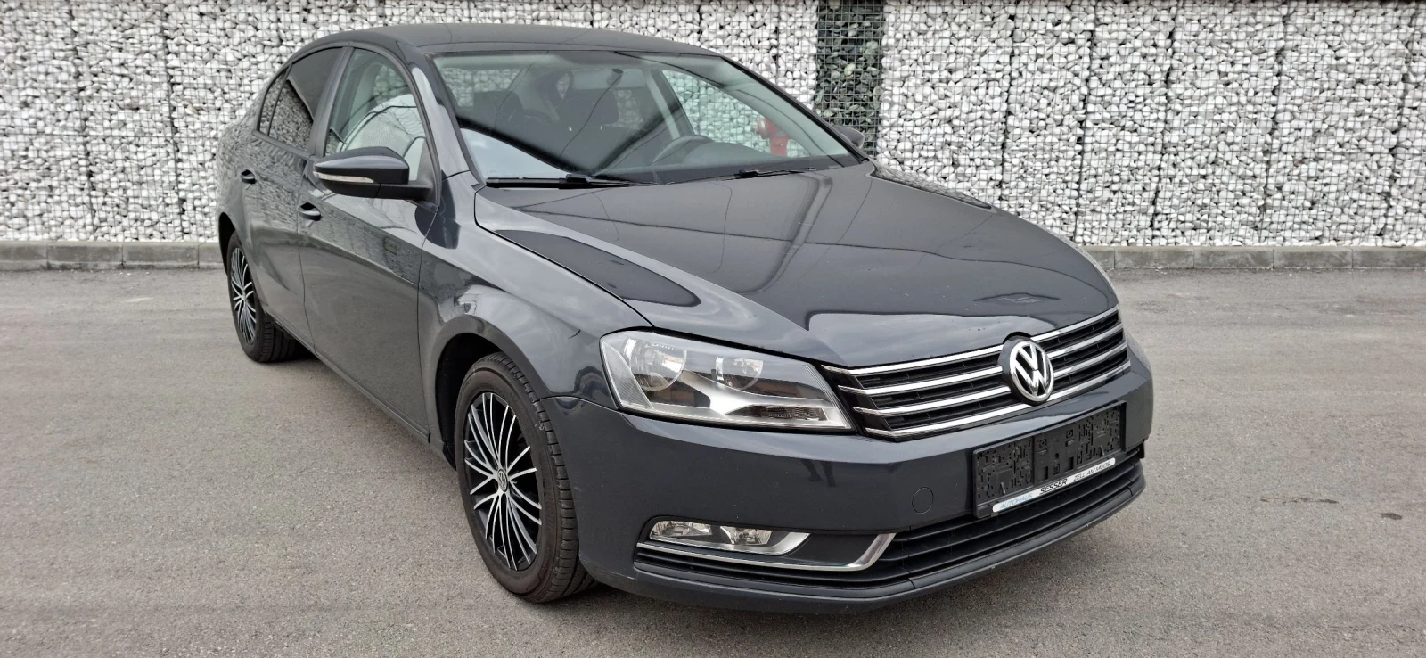 VW Passat SEDAN