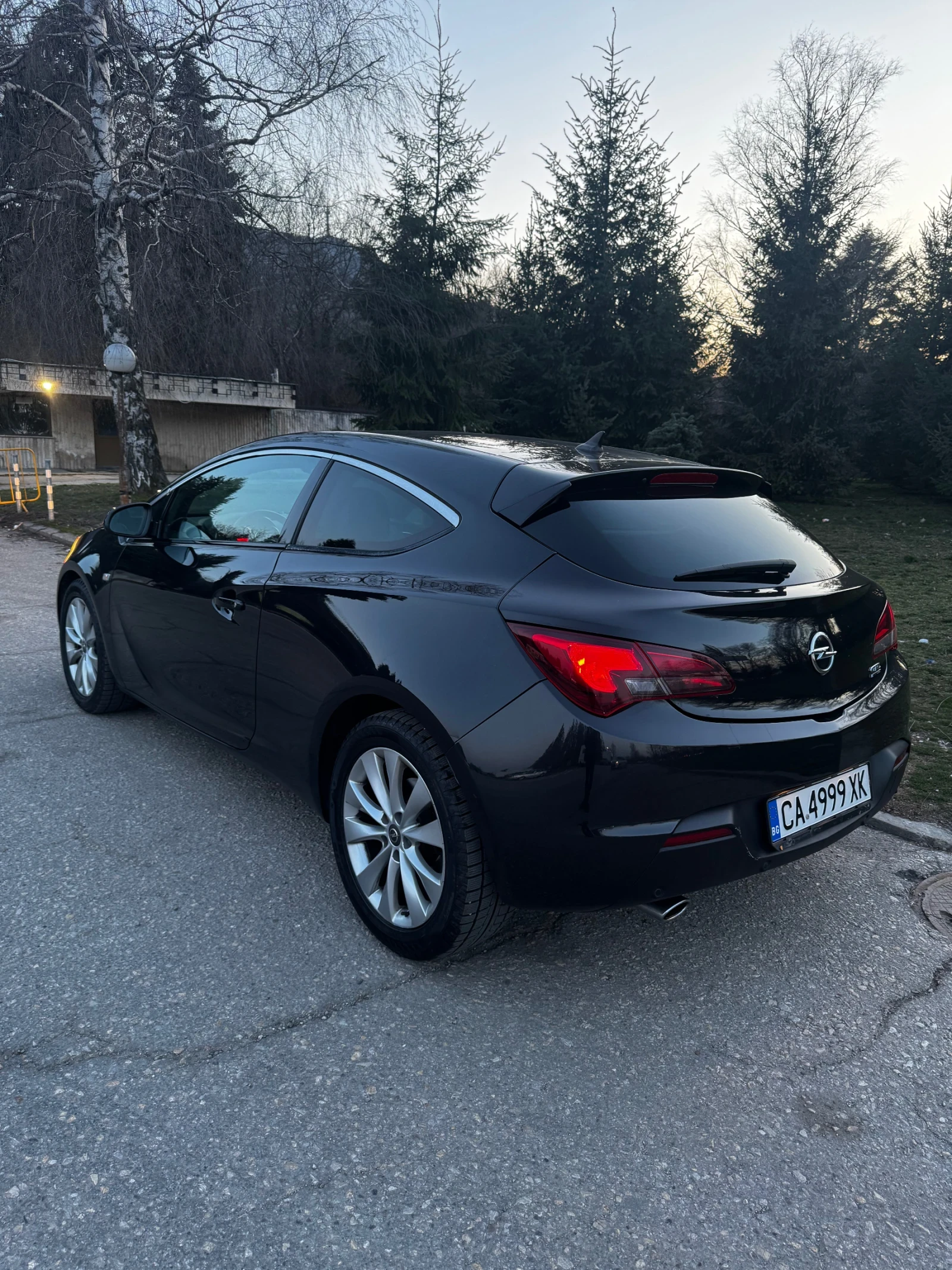 Opel Astra GTC 1.4 turbo, снимка 2 - Автомобили и джипове - 55584811