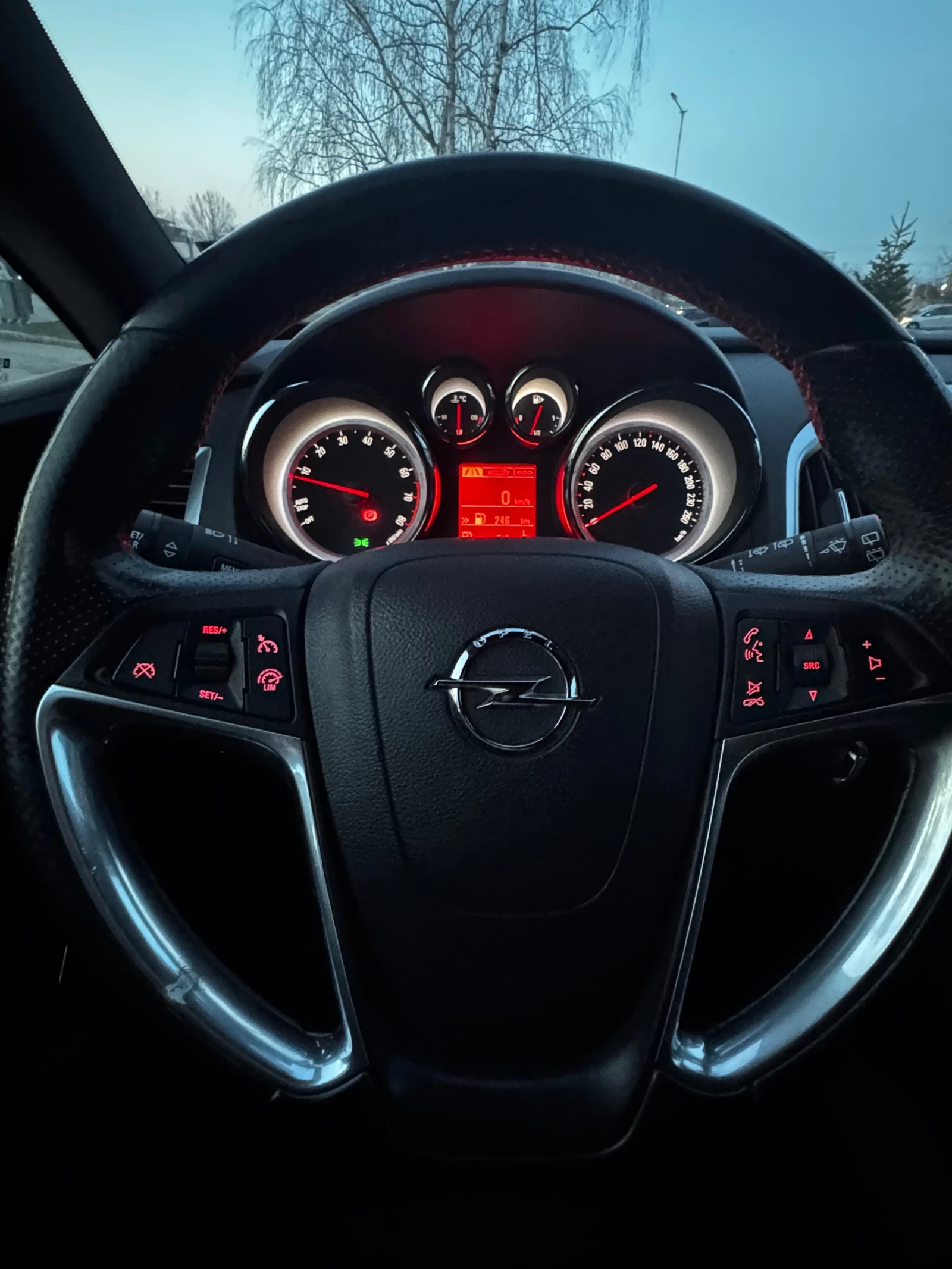 Opel Astra GTC 1.4 turbo, снимка 9 - Автомобили и джипове - 55584811