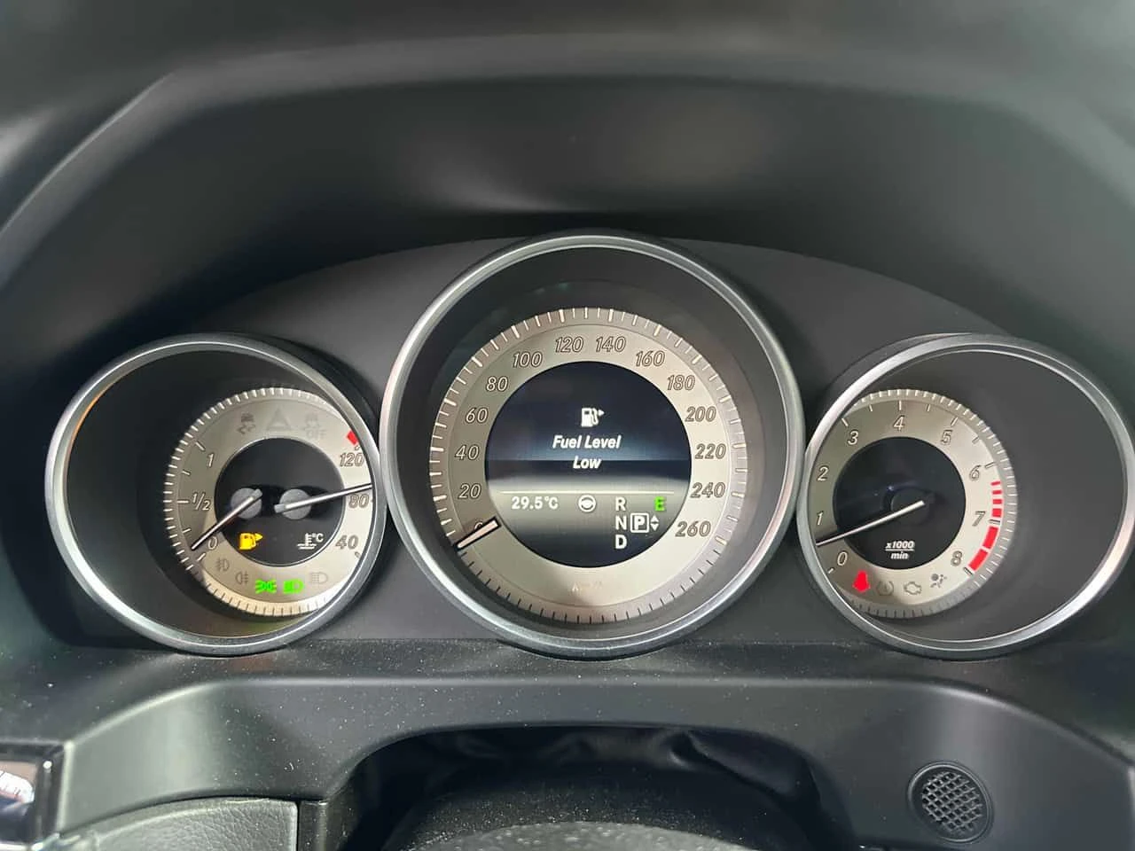 Mercedes-Benz E 400 * CARFAX * ЦЕНА ДО БГ, снимка 9 - Автомобили и джипове - 55694629