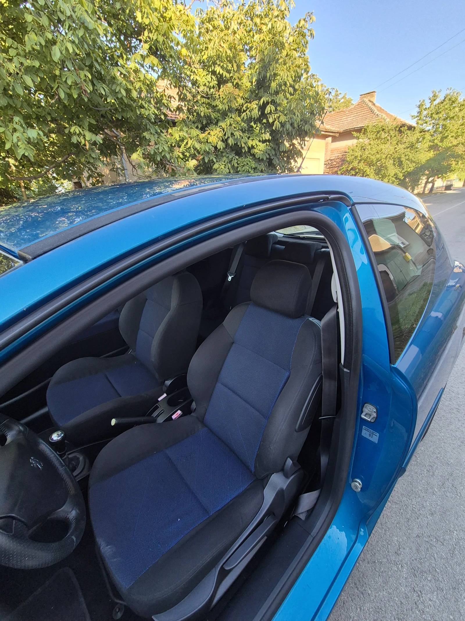 Peugeot 207 1.6HDI, снимка 11 - Автомобили и джипове - 55741770