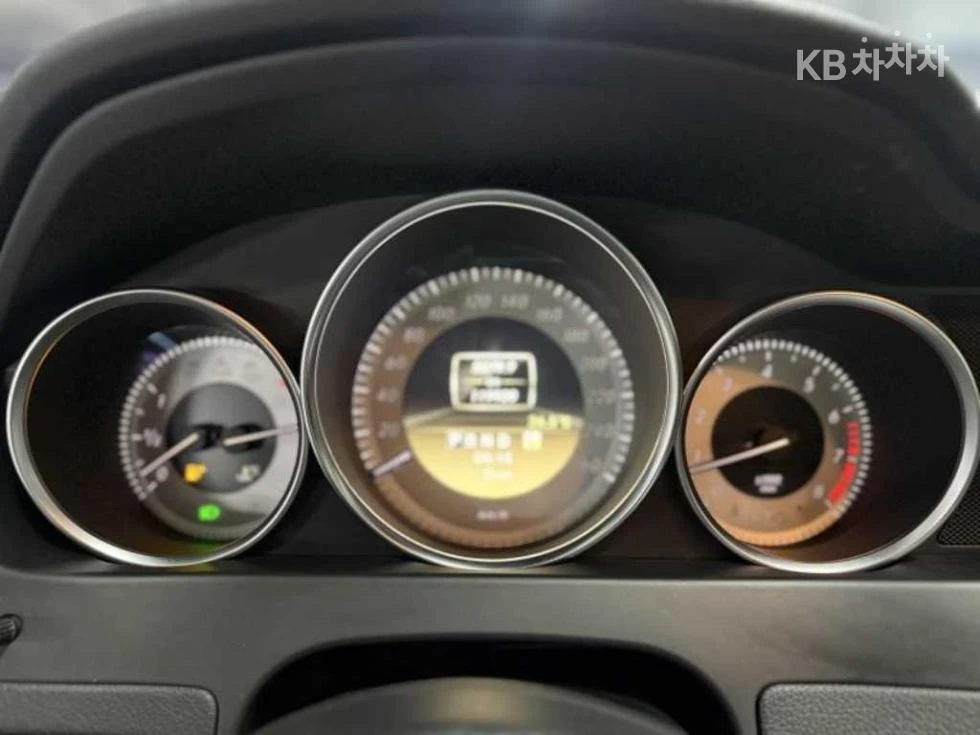 Mercedes-Benz C 200 AMG LINE\PANORAMA\, снимка 15 - Автомобили и джипове - 56231905