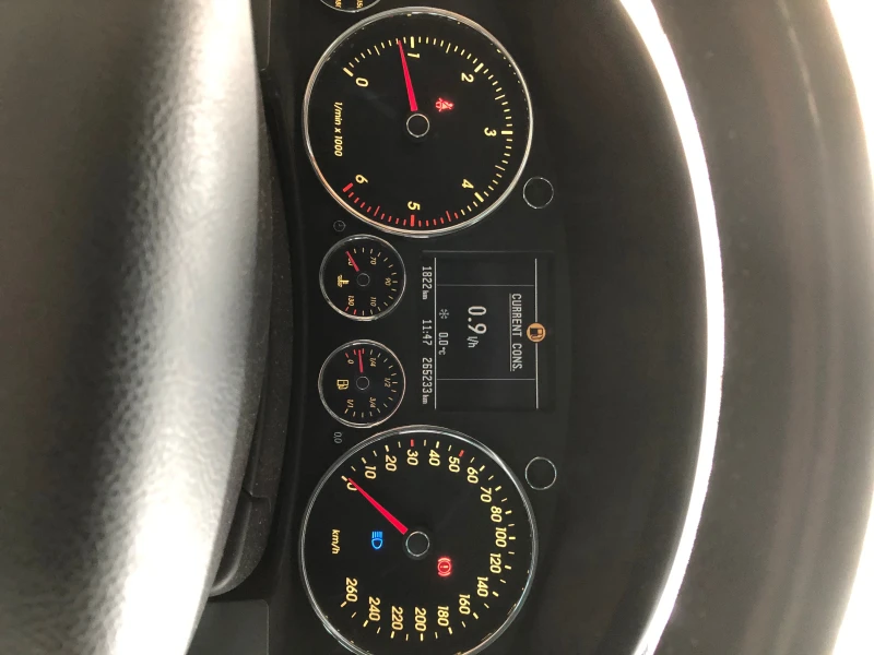 VW Touareg, снимка 4 - Автомобили и джипове - 52544591